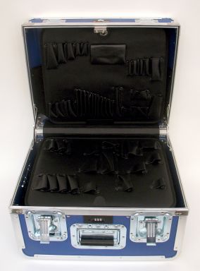 777THBLU-SGSH Guardsman ATA Tool Case With Wheels And Telescoping Handle Color Blue